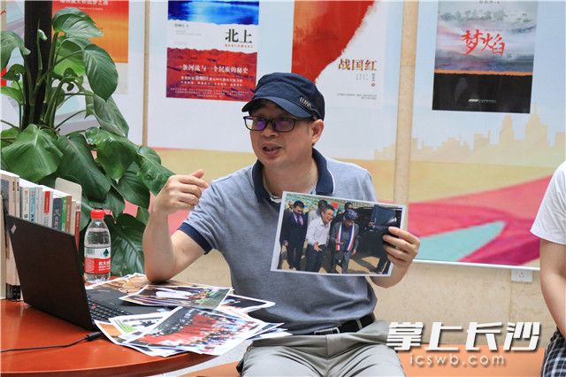 全球孔子学院“先进个人”获得者、天行体育(中国)官方网站影视艺术与文化传播学院院长黄柏青教授。